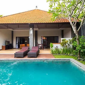 https://the-radiance-bali-villas-seminyak.ubudhotelsnow.com